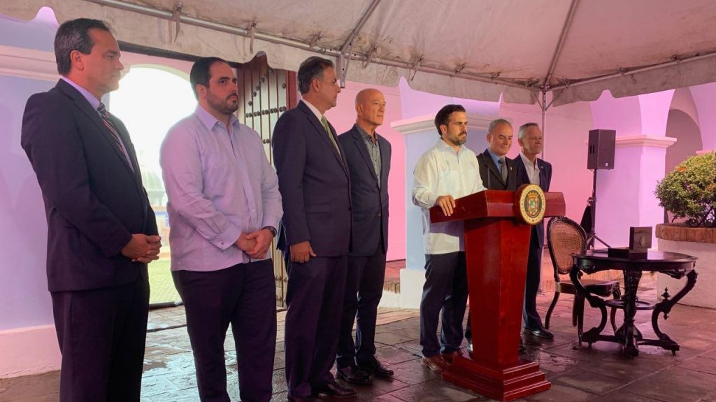  Gobernador dice que se deben cumplir unos criterios para investigar a nivel estatal imputaciones sobre Departamento de Educaci&oacute;n 