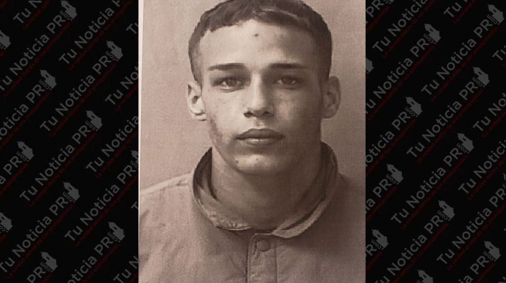  Se escondi&oacute; detr&aacute;s de una motora en la marquesina de su casa en Barranquitas, pero los polic&iacute;as lo vieron 