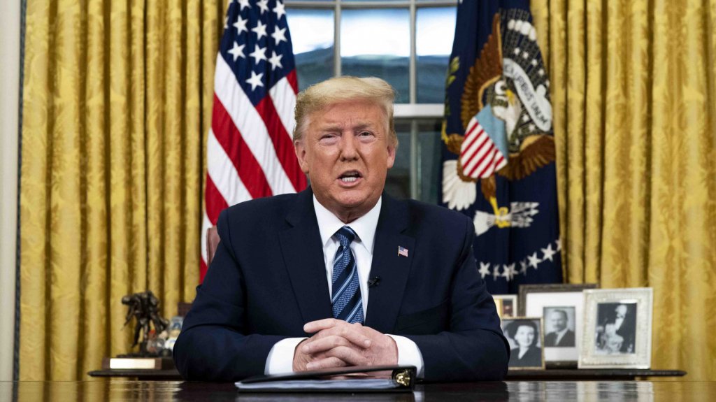  Trump vuelve a trabajar al Despacho Oval pese a su diagn&oacute;stico de COVID-19 