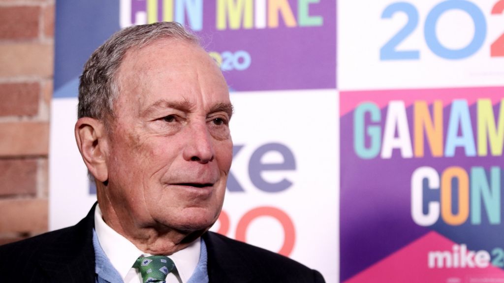  Bloomberg contrata a "influencers" e inunda la red con memes sobre s&iacute; mismo 