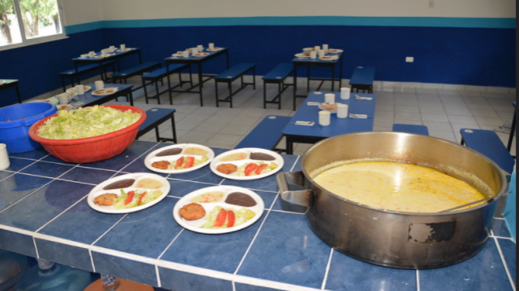  Solicitan voluntarios para que trabajen en comedores escolares 