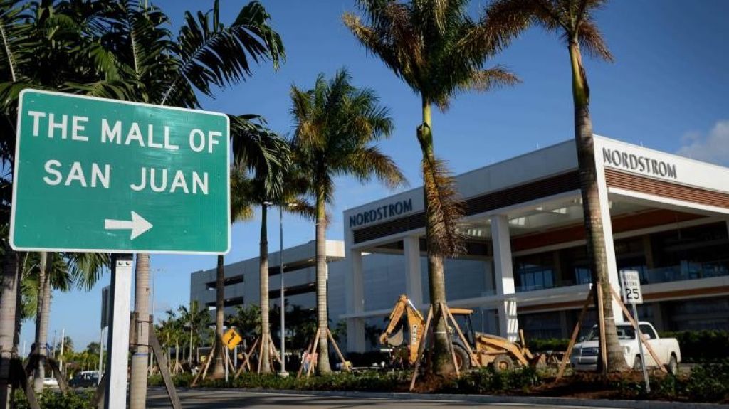  Roban veh&iacute;culo de seguridad en centro comercial en San Juan 