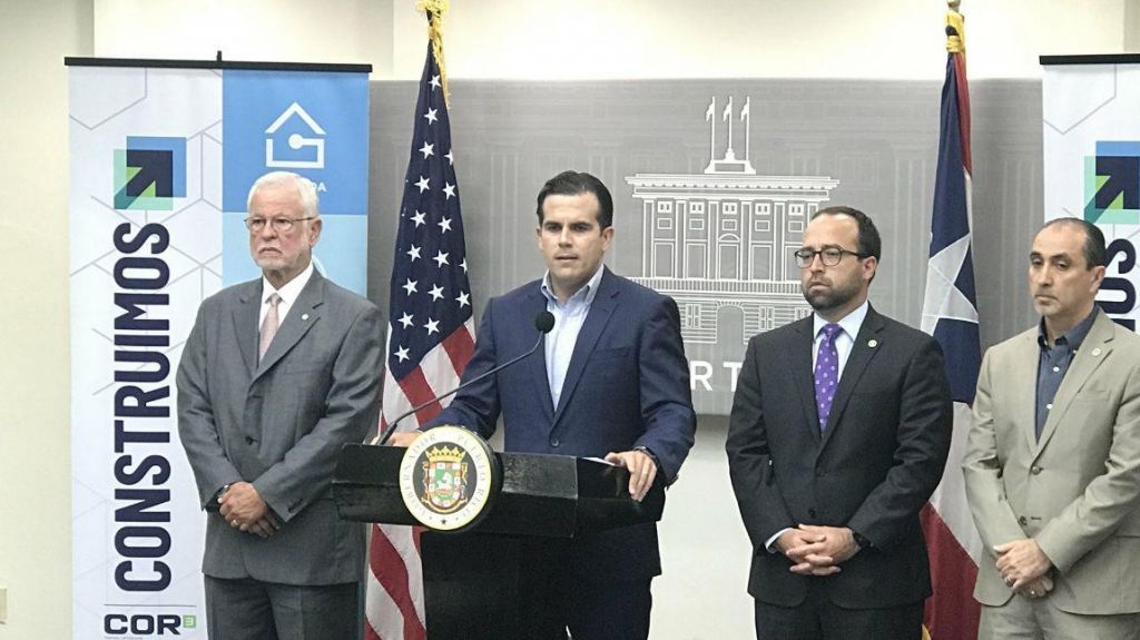  A la firma del gobernador la Reforma Educativa 