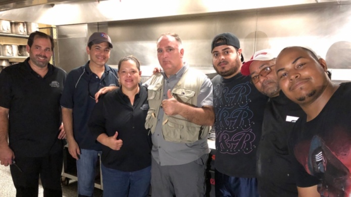 Video: El cocinero espaÃ±ol JosÃ© AndrÃ©s se vuelca con la tragedia de Puerto Rico