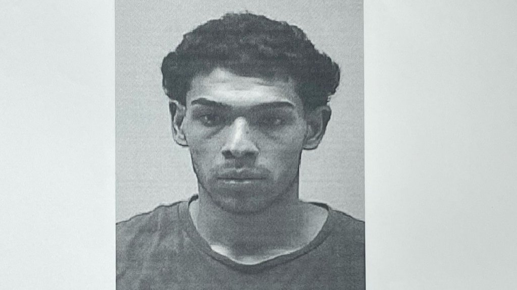  Le radican cargos a sujeto que amenazó de muerte a su padre en Lares 