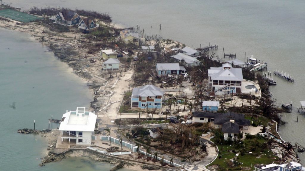  El primer ministro de Bahamas confirma los primeros casos de pillaje en las zonas del cicl&oacute;n 