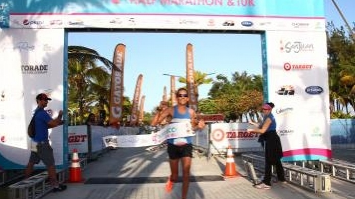  Corredores locales dominan el Puerto Rico Half Marathon & 10K