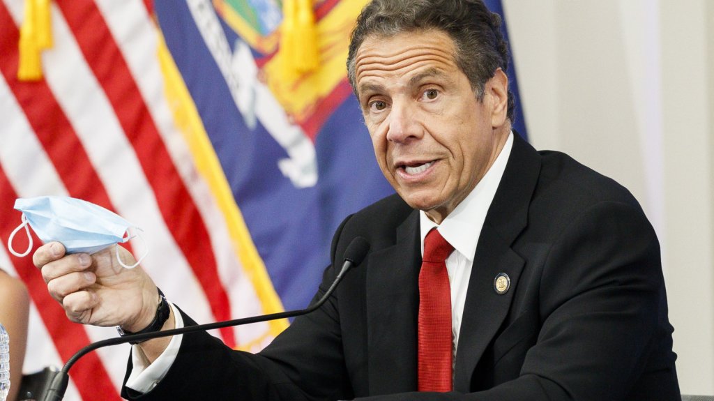  Nueva York alcanza 25.000 muertes por COVID y avisa de brote en Long Island 