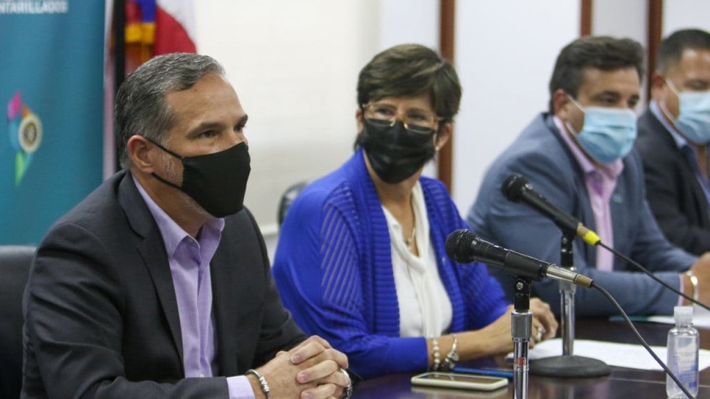  AAA firma millonario acuerdo con Salud y AFI para mejoras de infraestructura 