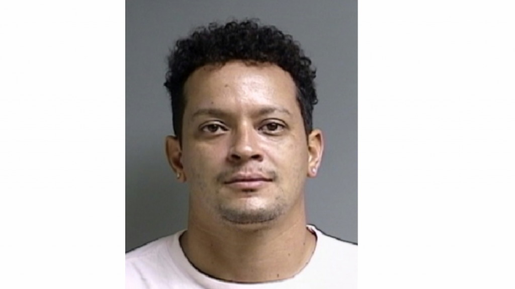  Otro m&aacute;s que arrestan por cobrar trabajo y no hacerlo 