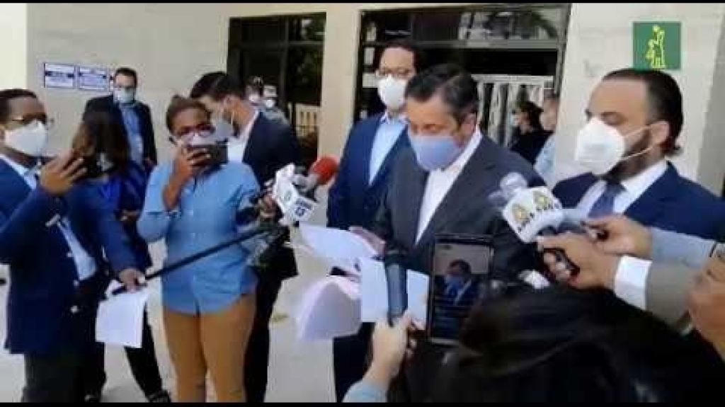  PRM deposita denuncia contra 97 funcionarios que son candidatos del PLD, incluida la Vicepresidenta 