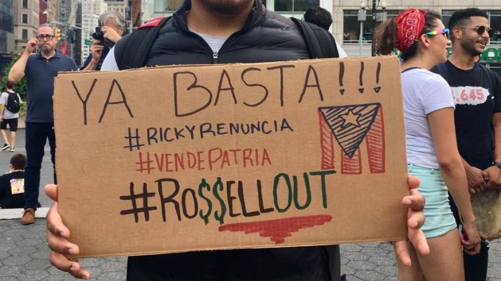  Puertorrique&ntilde;os en Nueva York protestan a la espera de que Rossell&oacute; renuncie 