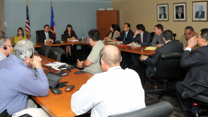 Director Ejecutivo y Oficial de ReestructuraciÃ³n de la AEE se reunen con lÃ­deres Sindicales de las Uniones de la CorporaciÃ³n PÃºblica