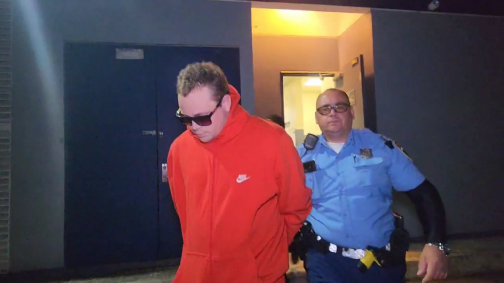  Video: Arrestan Conductor en San Juan con armas, municiones y drogas 