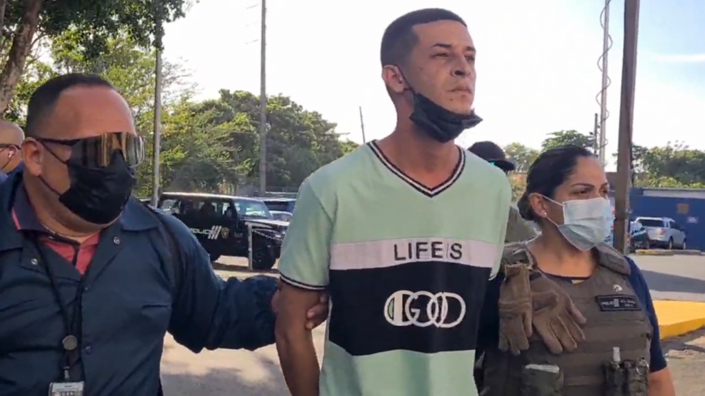 Video: Momento en que llegan al cuartel general el &ldquo;Corillo&rdquo; de Tun Tun, alegado narco de la zona este 