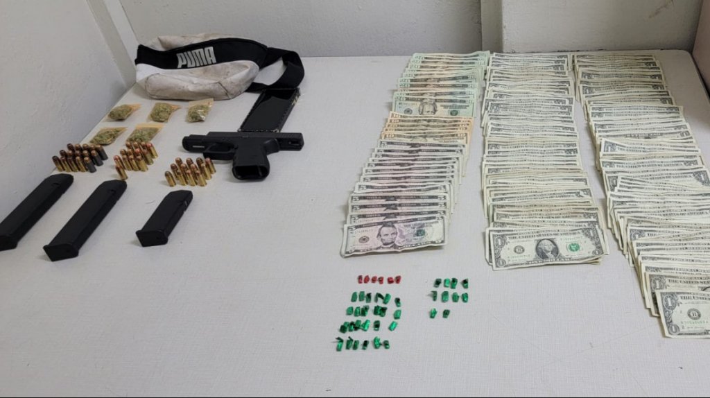  3 hombres arrestados en Pe&ntilde;uelas por Ley de Armas y drogas 