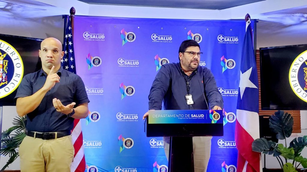  98 por ciento de los viajeros cumplen requisito del Gobierno al llegar a la Isla según secretario de Salud 