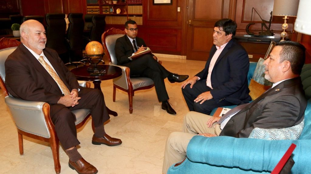  Presidente de la C&aacute;mara y alcalde de San Germ&aacute;n dialogan sobre traspaso de escuelas 