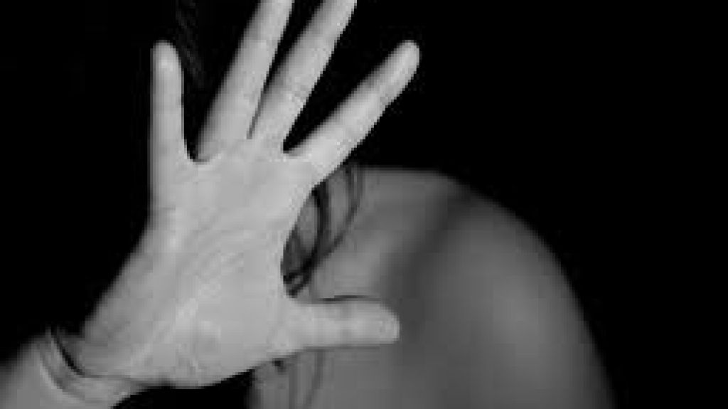  Mujer quemada con aceite no procedi&oacute; con caso previo contra su pareja 