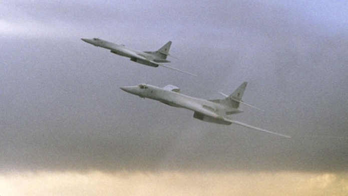 Dos bombarderos rusos aterrizan en Venezuela en el marco del plan de entrenamiento de combate