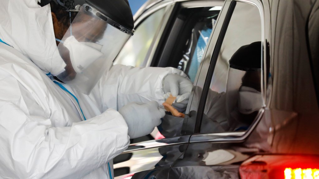  EE.UU. suma 2.439 nuevos fallecidos en las ultimas 24 horas por covid-19 