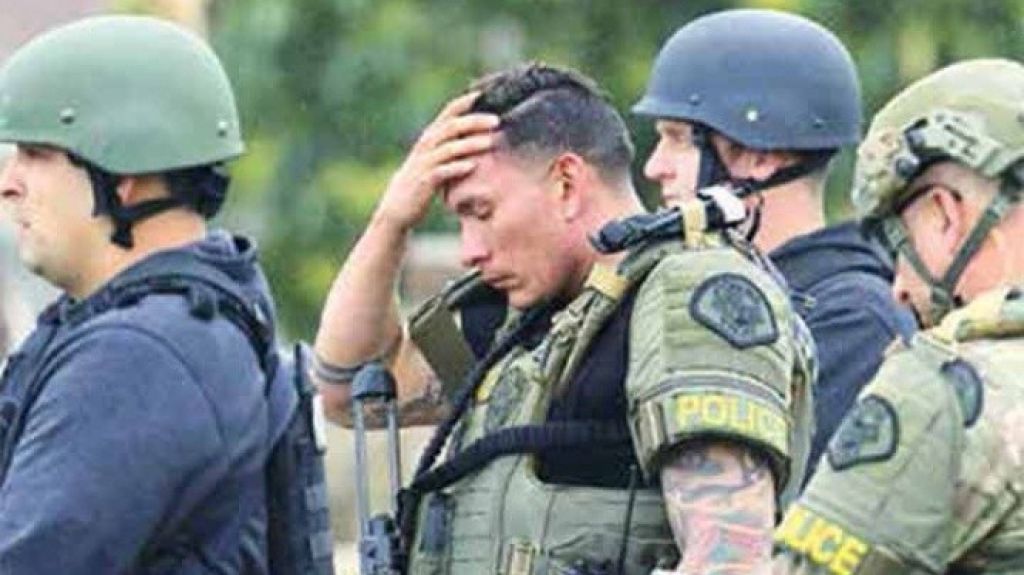  Detienen al hombre que mat&oacute; a polic&iacute;a en&nbsp;California 