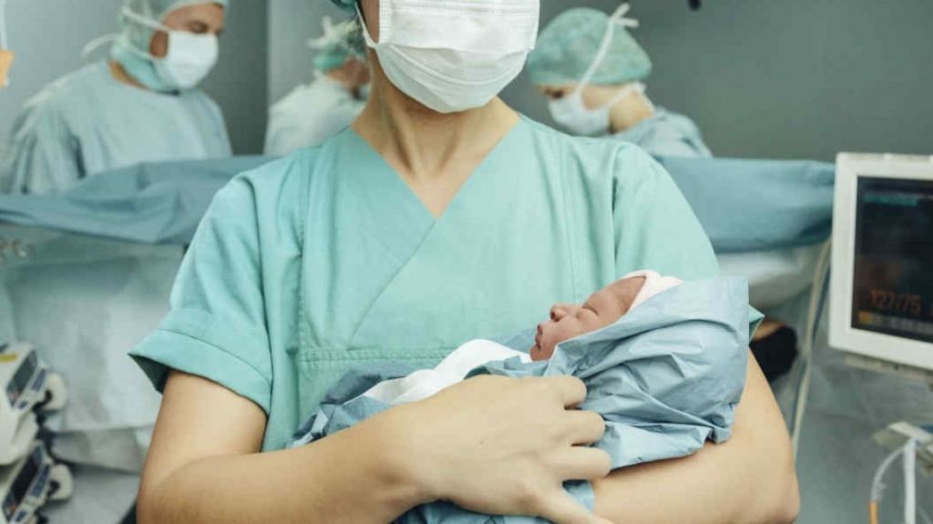  Presidenta del Colegio de Profesionales de la Enfermer&iacute;a advierte que se va a seguir perdiendo personal, que va a trabajar a EEUU 