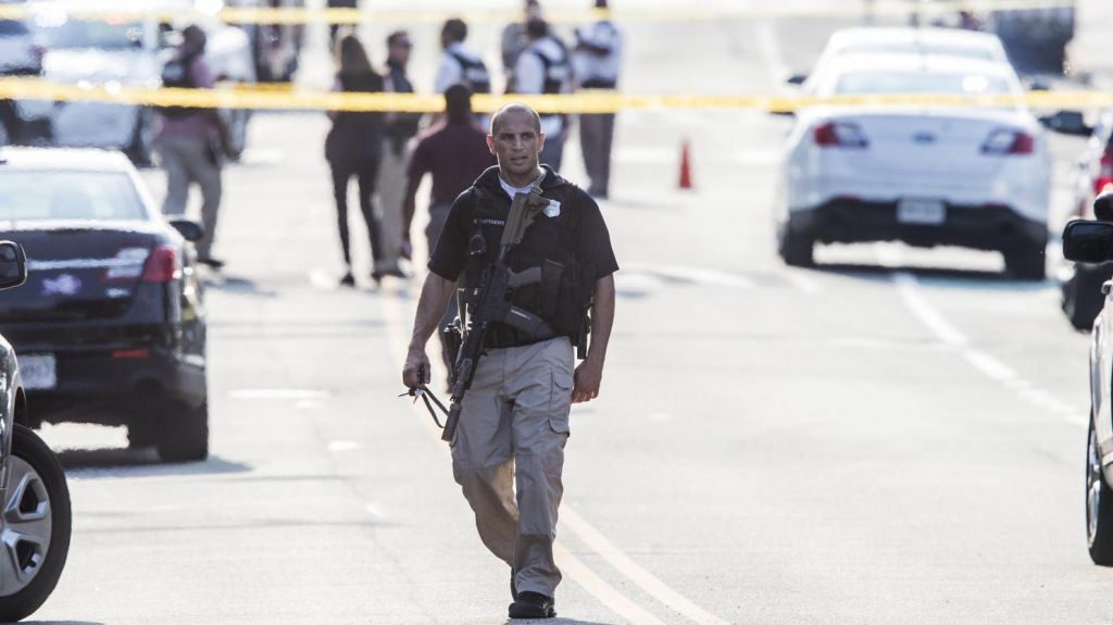  Polic&iacute;a mata a un hombre atrincherado con dos rehenes en Florida 