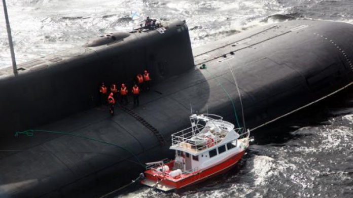 Submarino nuclear ruso rescata a la tripulaciÃ³n de un barco civil en el mar Blanco