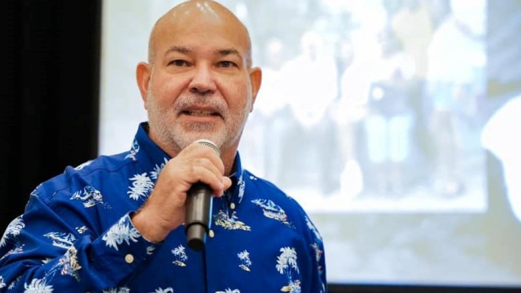  M&eacute;ndez N&uacute;&ntilde;ez exige que se cancele contrato de cabildero &ldquo;Charlie&rdquo; Black con la C&aacute;mara de Representantes 