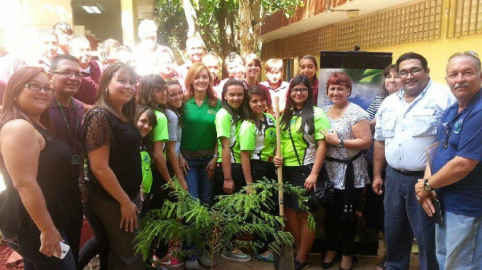 DRNA inaugura espacio educativo 
RincÃ³n Ambiental en escuela de Camuy
 
