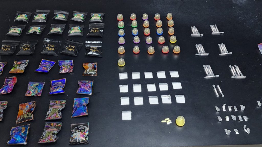  UM de Bayam&oacute;n ocupa drogas y matas de marihuana durante intervenciones 