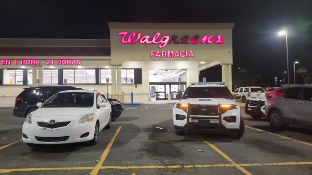  Video: Se reporta asalto esta noche en Walgrrens de Guaynabo 