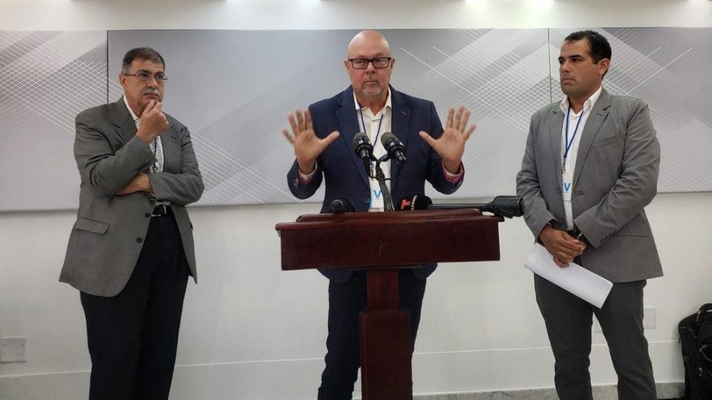  Secretario de Agricultura no intervendr&aacute; con relaci&oacute;n a la industria lechera 