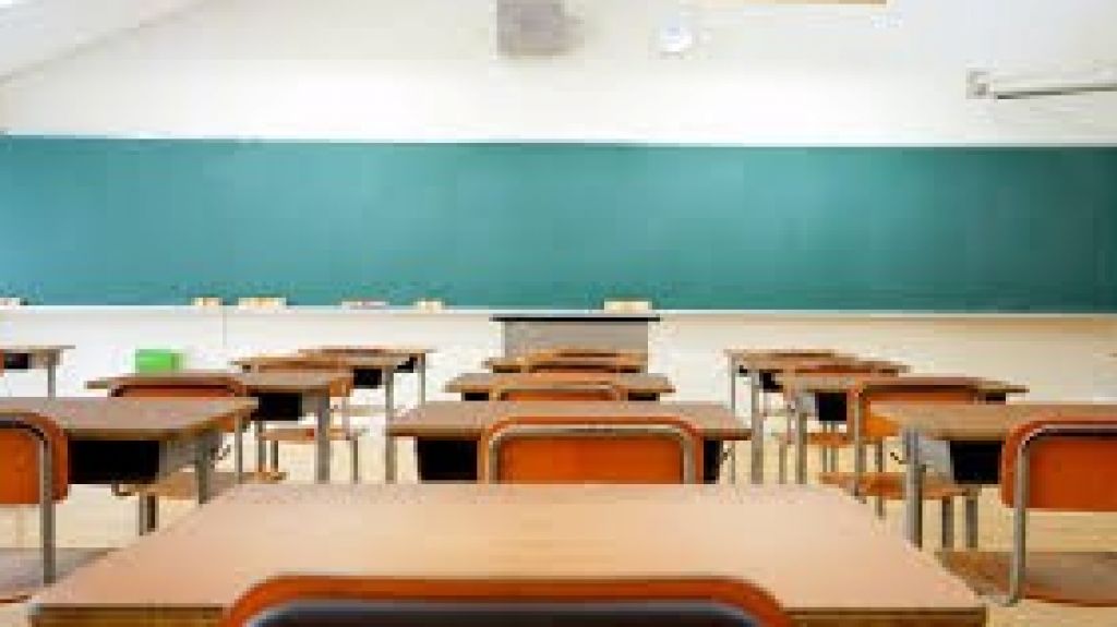  J&oacute;venes deciden c&oacute;mo ser&aacute; utilizado el dinero de su escuela en Caguas 