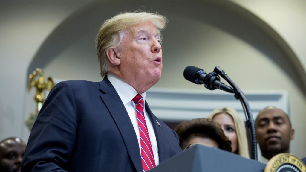  La Fed comienza reuni&oacute;n sobre alza de tipos en medio de ataques de Trump 