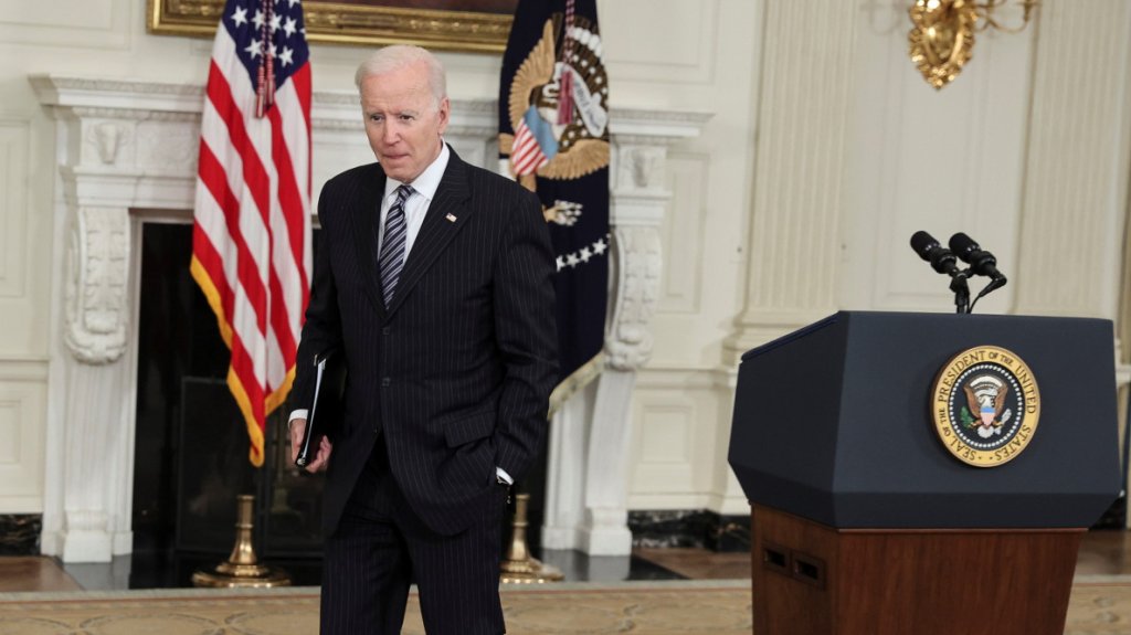  EE.UU. empezar&aacute; este verano a compartir vacunas con otros pa&iacute;ses, dice Biden 