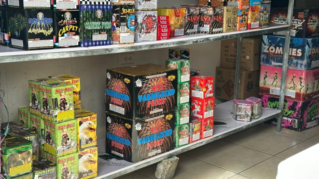  Fotos: A 2 d&iacute;as de despedir el a&ntilde;o polic&iacute;a da un &ldquo;Palo&rdquo; a la pirotecnia en Corozal 