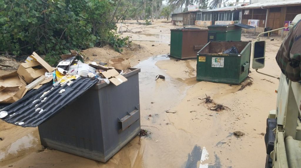  Video:&nbsp;Marejadas causan estragos en Lo&iacute;za 