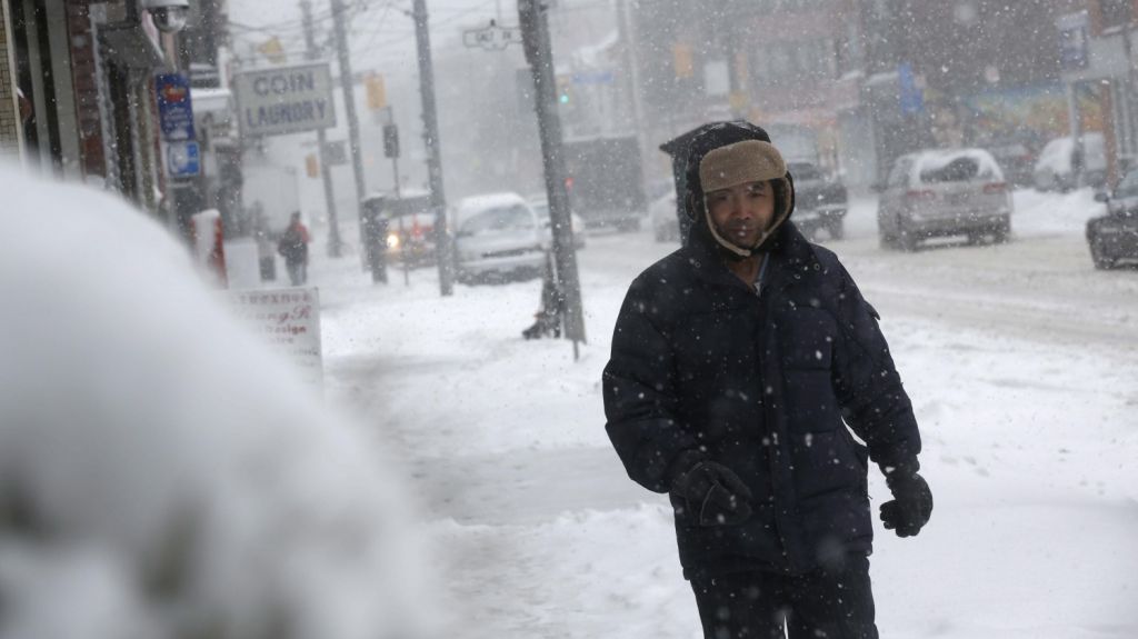  Una masiva tormenta invernal deja hasta 70 cent&iacute;metros de nieve en Terranova, Canad&aacute; 