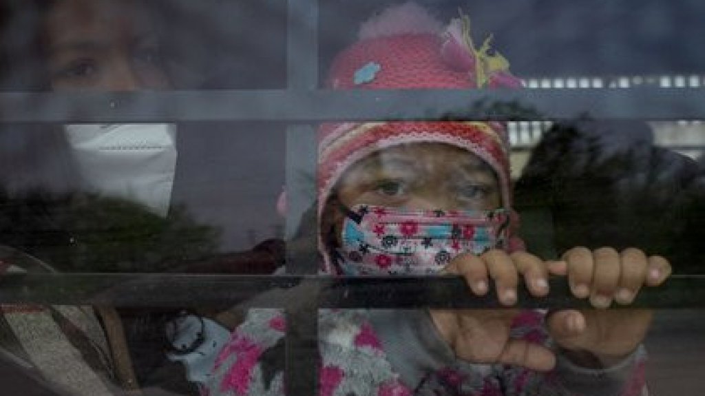  Hallan en la frontera a cinco ni&ntilde;as solas, entre ellas dos de 5 y 11 meses 