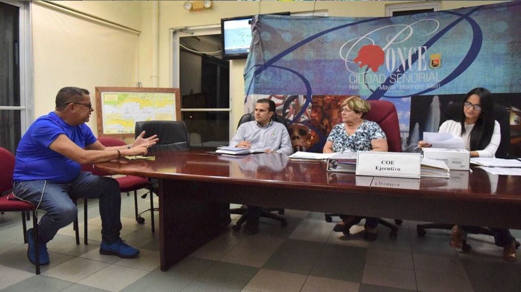  Preocupaci&oacute;n en Ponce, por cantidad de familias con toldos azules 