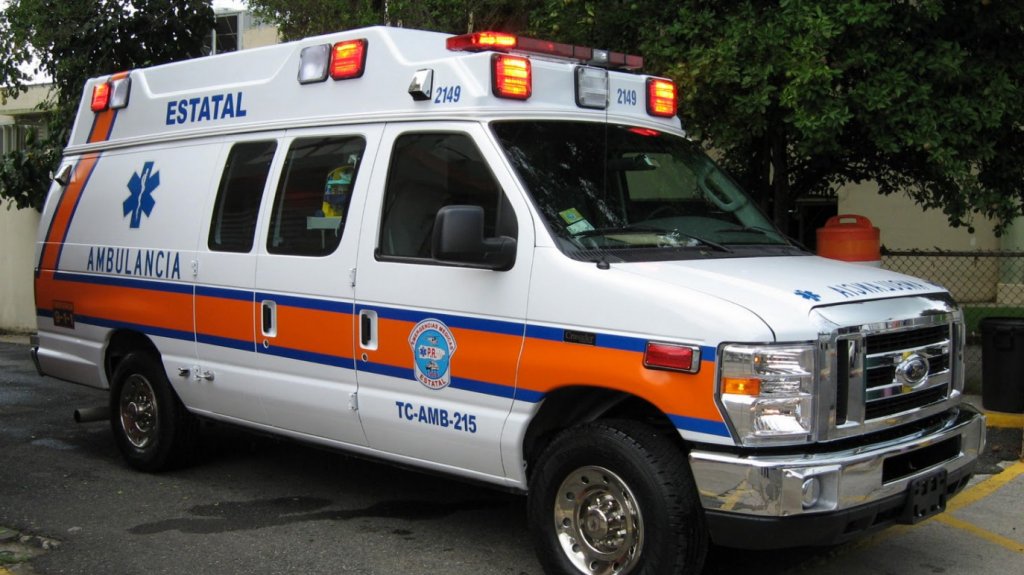  Turistas estadounidenses fueron arrastrados por las olas en playa de Manat&iacute; 