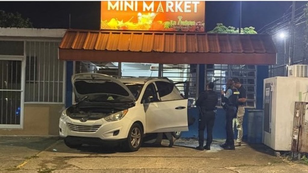  Intentó usar la nueva técnica de un vehículo para robar un mini market en Trujillo Alto, pero se tuvo que ir a pie 