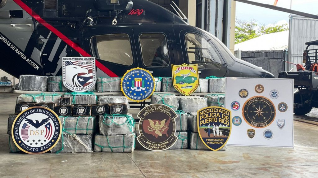  Polic&iacute;a incauta millonario cargamento de coca&iacute;na a 25 millas n&aacute;uticas de Vieques y arresta a dos personas 