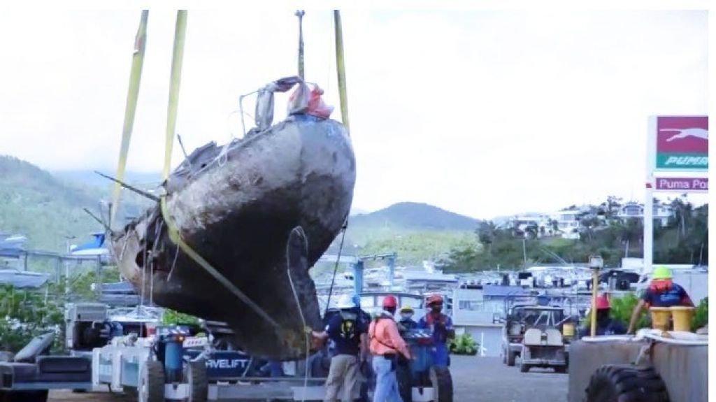 Video: Guardia Costera realiza salvamento de embarcaciones hundidas sin costo para sus dueÃ±os