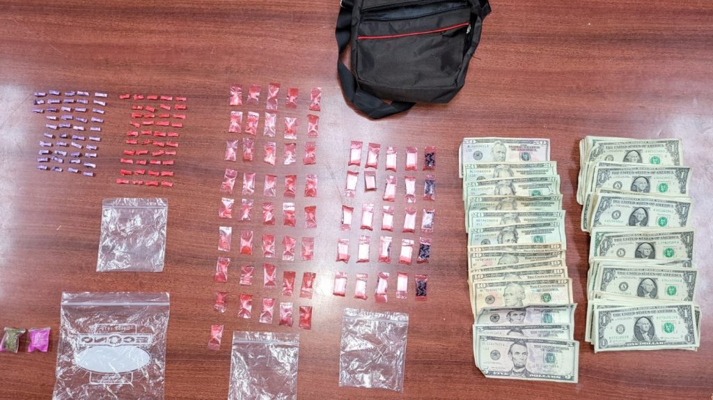  Dos chamaquitos de 17 y 18 a&ntilde;os arrestaos con drogas en Aguadilla 