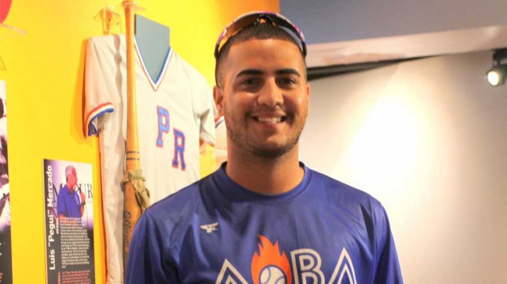  Entrenador de la Academia de Béisbol del Albergue Olímpico fue firmado por un equipo de Grandes Ligas 