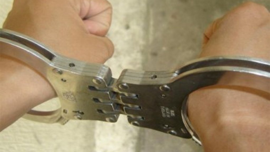  Arrestan a hermanos que golpearon a un polic&iacute;a y a guardias de seguridad en el CDT de Guayanilla 