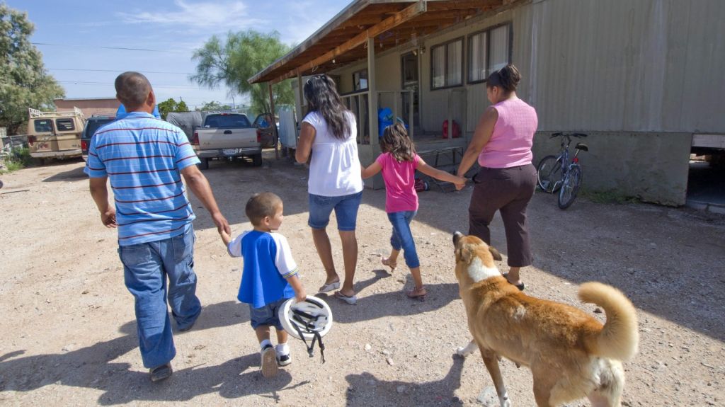  &iquest;Cu&aacute;ntos indocumentados viven en EE.UU.? El n&uacute;mero de la discordia con Trump 